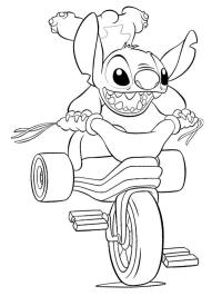 Stitch no triciclo