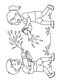 Diversão na água no jardim