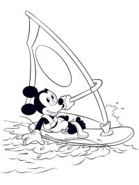 Mickey Mouse praticando windsurf
